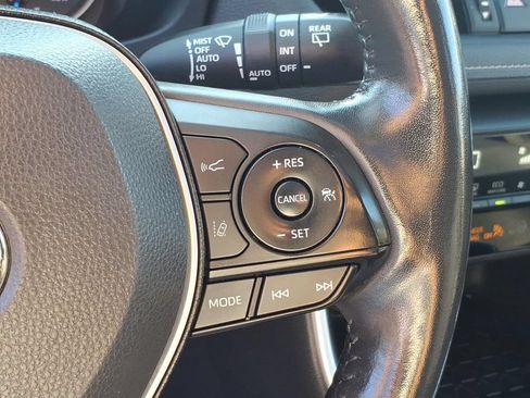 Used 2022 Toyota RAV4 XLE Premium AWD/4WD image 22
