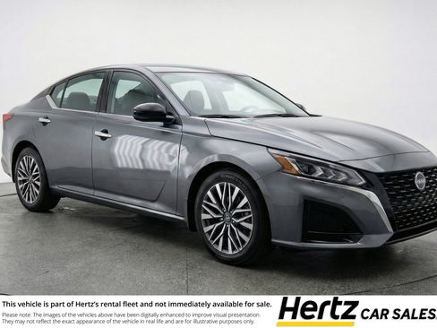 Used 2025 Nissan Altima 2.5 SV image 1