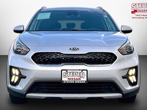 Used 2020 Kia Niro LXS image 2