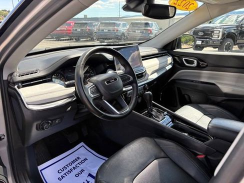 Used 2022 Jeep Compass Limited AWD/4WD image 3