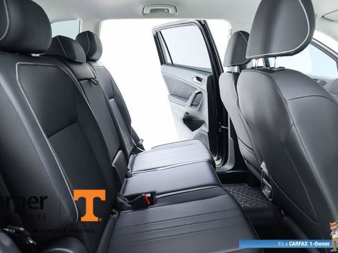 Used 2023 Volkswagen Tiguan SE image 37