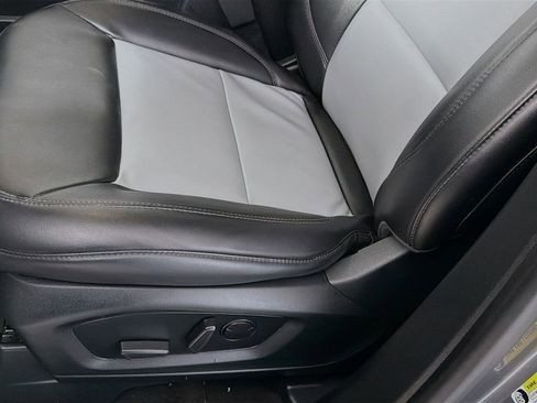 Used 2023 Ford Explorer XLT w/ Equipment Group 202A image 22