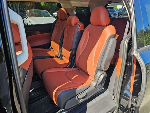 New 2026 Kia Carnival SX Prestige FWD image 24