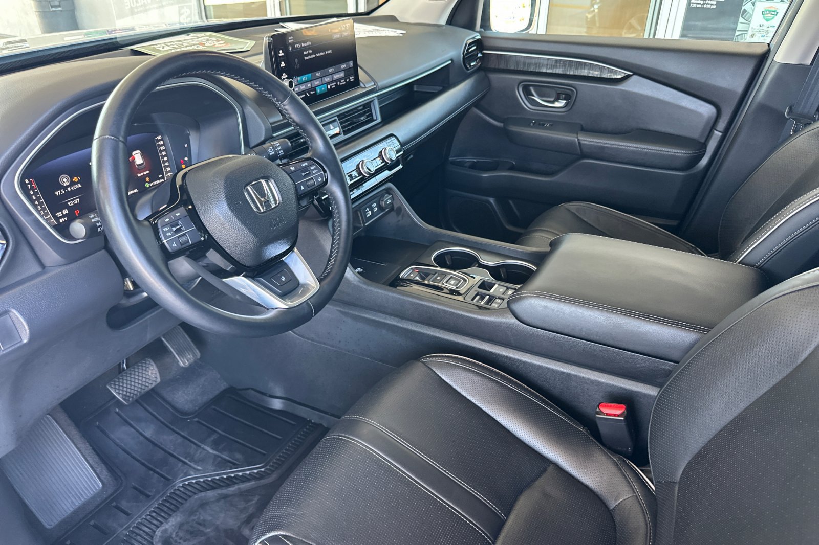 Used 2025 Honda Pilot Elite image 9