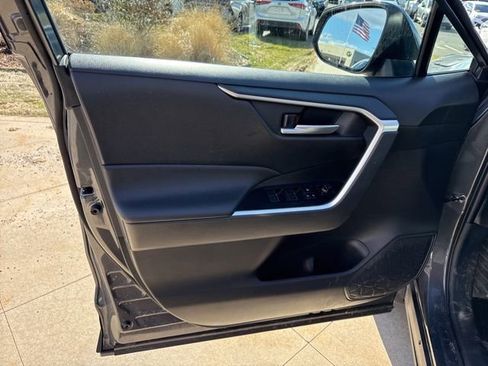 Used 2025 Toyota RAV4 XLE image 23