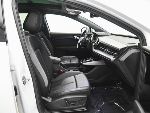 Used 2022 Audi Q4 e-tron Premium Plus w/ Premium Plus image 31