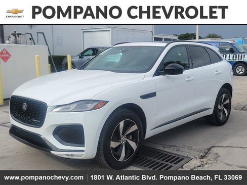 Used 2025 Jaguar F-PACE R-Dynamic S image 7