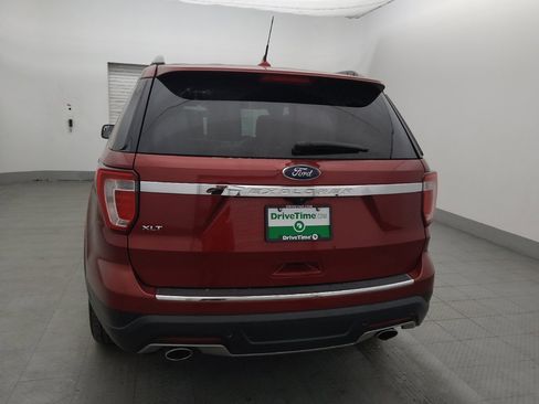 Used 2018 Ford Explorer XLT w/ Equipment Group 202A FWD image 6