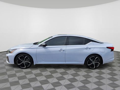 Certified 2023 Nissan Altima 2.5 SR w/ SR Premium Package FWD image 5