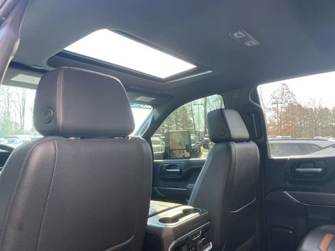 Used 2022 GMC Sierra 2500 AT4 w/ AT4 Premium Plus Package image 6