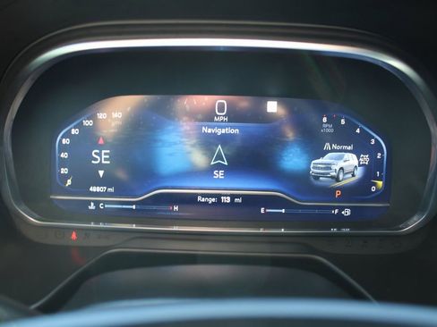 Used 2022 Chevrolet Suburban RST image 36