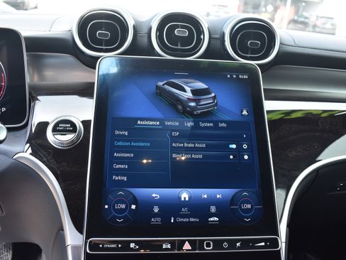 Used 2023 Mercedes-Benz GLC 300 4MATIC image 21