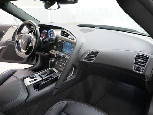 Used 2018 Chevrolet Corvette Z06 RWD image 17