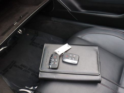 Used 2014 Jaguar F-TYPE S image 36