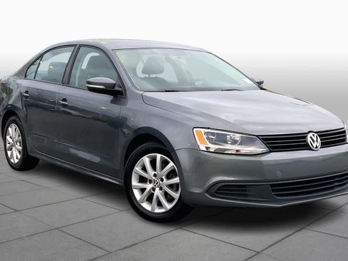 Used 2012 Volkswagen Jetta SE image 2