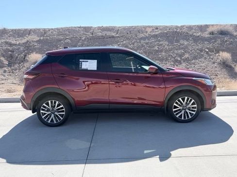 Certified 2024 Nissan Kicks SV FWD image 4