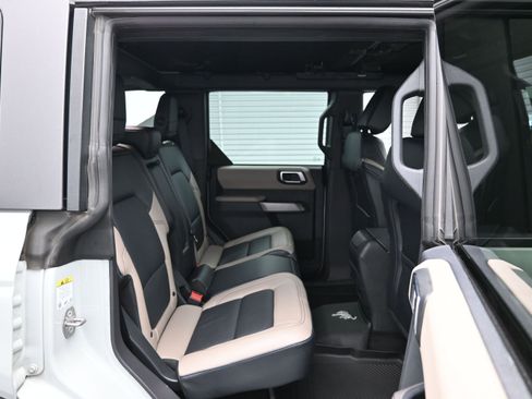 Used 2023 Ford Bronco Wildtrak AWD/4WD image 12