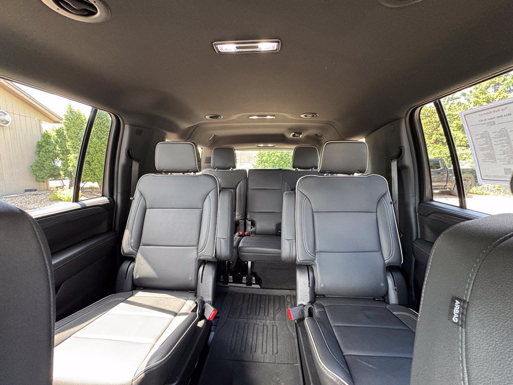 Used 2024 GMC Yukon XL SLT AWD/4WD image 23