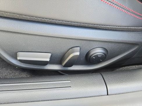 Used 2025 Genesis G70 2.5T w/ Sport Prestige Package image 20