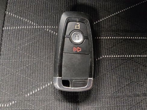 Used 2019 Ford EcoSport SE w/ SE Convenience Package image 32