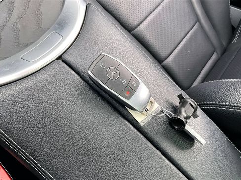 Used 2022 Mercedes-Benz GLC 300 image 35