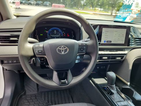 Used 2025 Toyota Camry LE FWD image 26