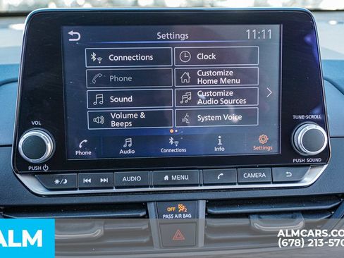 Used 2025 Nissan Altima 2.5 SV FWD image 33