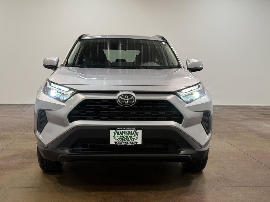 Used 2025 Toyota RAV4 XLE AWD/4WD image 29