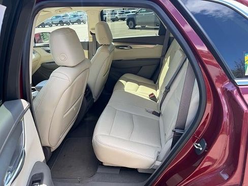 Used 2017 Cadillac XT5 Luxury w/ Driver Awareness Package FWD image 5