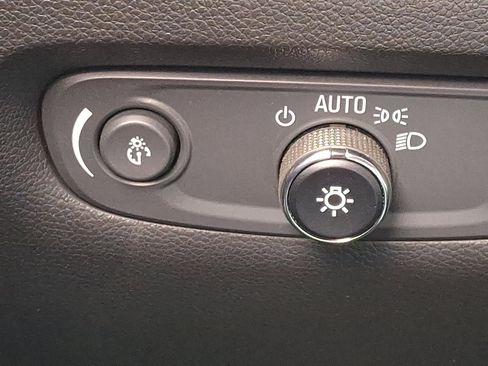 Certified 2023 Chevrolet Traverse LT image 25