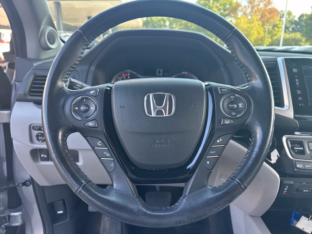 Used 2016 Honda Pilot Touring image 14
