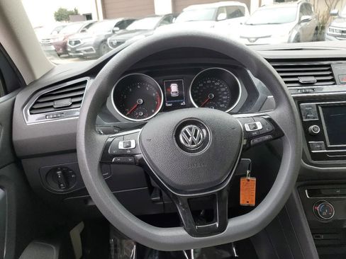 Used 2019 Volkswagen Tiguan S image 30