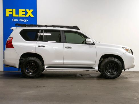 Used 2011 Lexus GX 460 w/ Comfort Plus Pkg AWD/4WD image 4