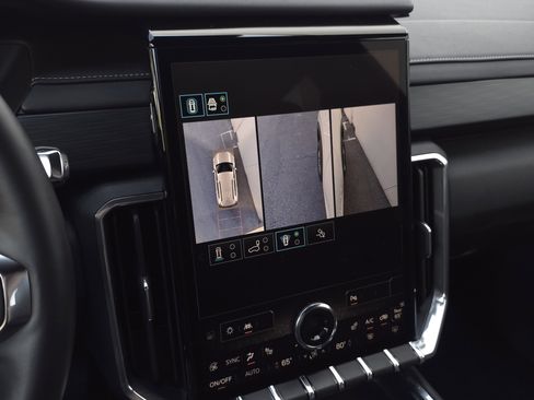 Used 2025 GMC Acadia Elevation image 20