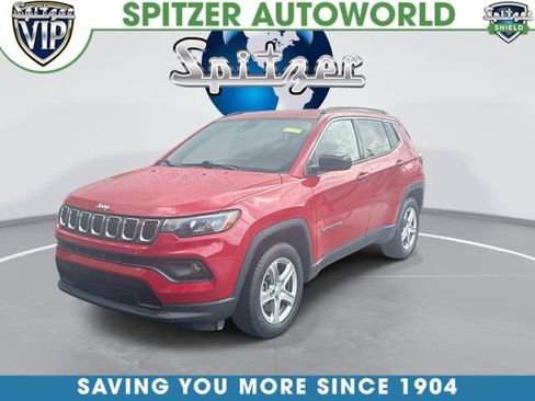 Used 2023 Jeep Compass Latitude w/ Convenience Group AWD/4WD image 4