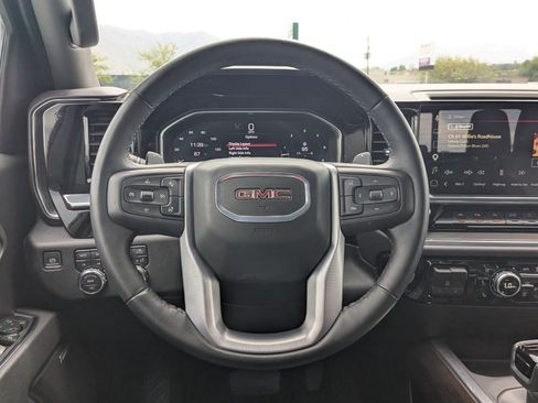 Used 2025 GMC Sierra 1500 SLT w/ SLT Premium Plus Package AWD/4WD image 18