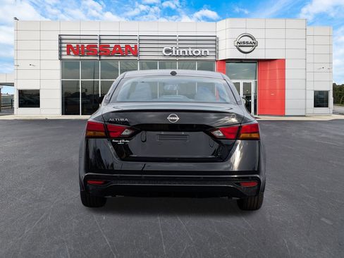 New 2025 Nissan Altima 2.5 SV image 4