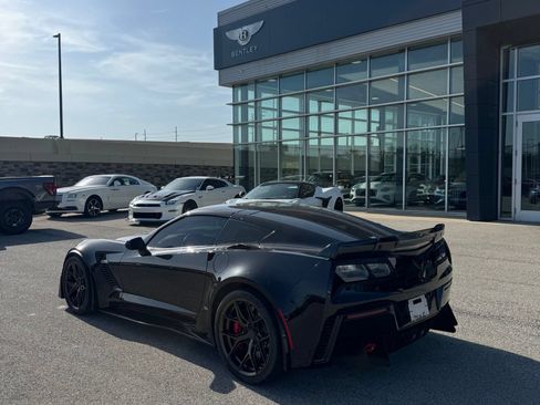 Used 2017 Chevrolet Corvette Z06 w/ Z07 Performance Package RWD image 14