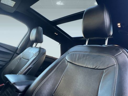 Used 2020 Ford Explorer Limited image 22