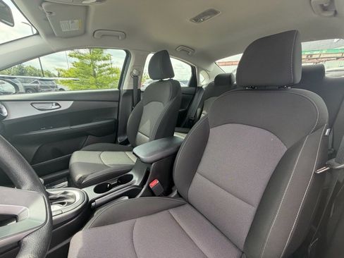 Used 2023 Kia Forte LXS FWD image 9