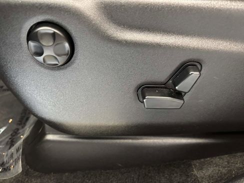 Used 2015 Jeep Grand Cherokee Limited image 22