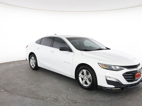 Used 2023 Chevrolet Malibu LS FWD image 2