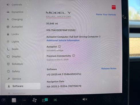 Used 2022 Tesla Model Y Performance image 23