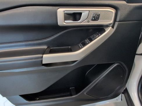 Certified 2022 Ford Explorer Limited AWD/4WD image 13
