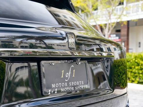 Used 2020 Rolls-Royce Cullinan Black Badge image 44