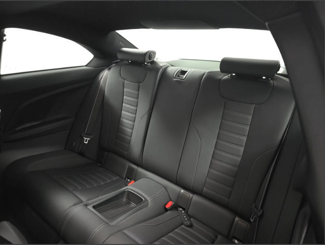 Used 2023 BMW M2 w/ Carbon Package RWD image 9