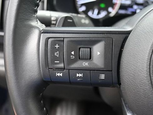 Used 2025 Nissan Pathfinder SV FWD image 18