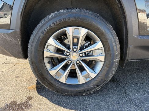 Used 2025 Chevrolet Equinox LT image 30