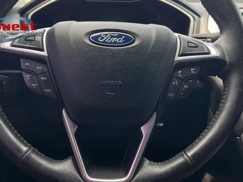 Used 2017 Ford Fusion Energi SE FWD image 25