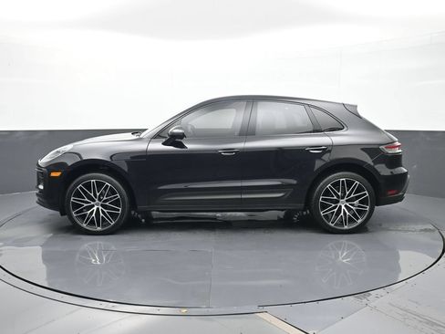 Certified 2025 Porsche Macan AWD/4WD image 2